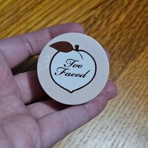 Too Faced Peach Concealer Matte Instant Coverage Concealer NUTMEG